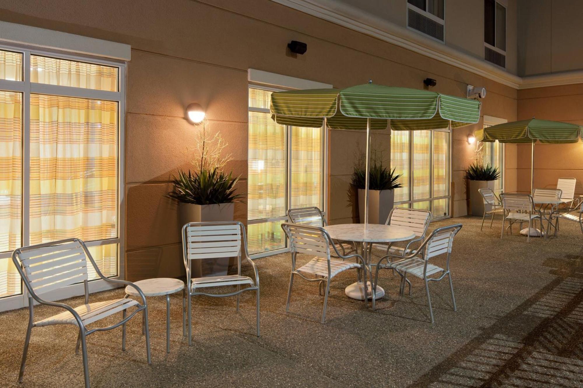 Fairfield Inn&Suites Lewisburg Restaurant foto